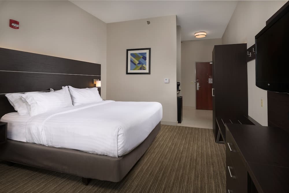 Holiday Inn Express Hotel & Suites Independence-Kansas City by IHG property views in Independence, MO — gallery photo 3