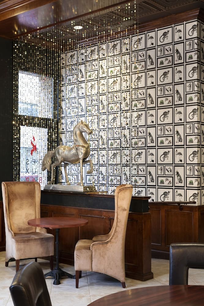 Des Lux Hotel gallery photo in Des Moines, IA — image 65