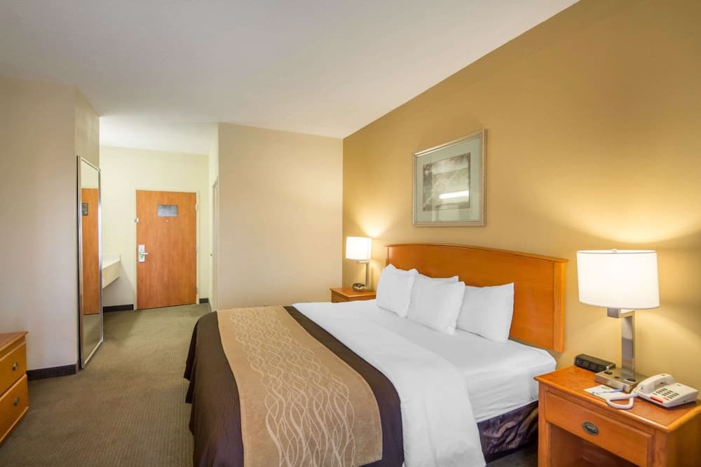 Quality Inn & Suites MidAmerica Industrial Park Area property views in Pryor, OK — gallery photo 3