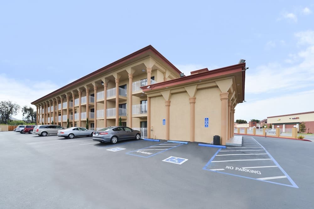 Super 8 by Wyndham Vallejo/Napa Valley gallery photo in Vallejo, CA — image 34