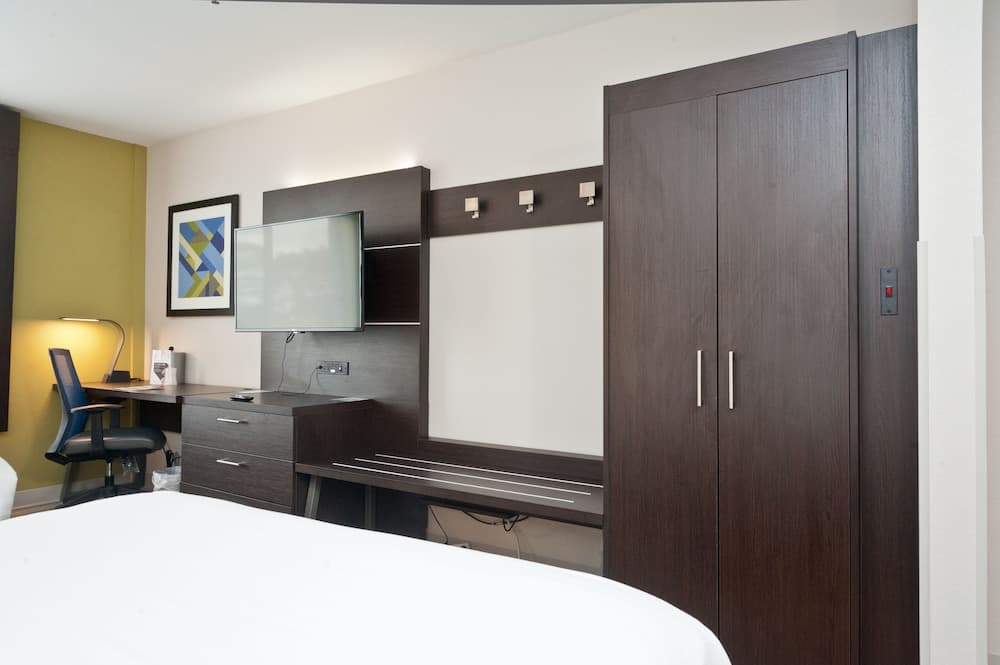 Holiday Inn Express Hotel & Suites Scott - Lafayette West by IHG interior in Scott, LA — gallery photo 2