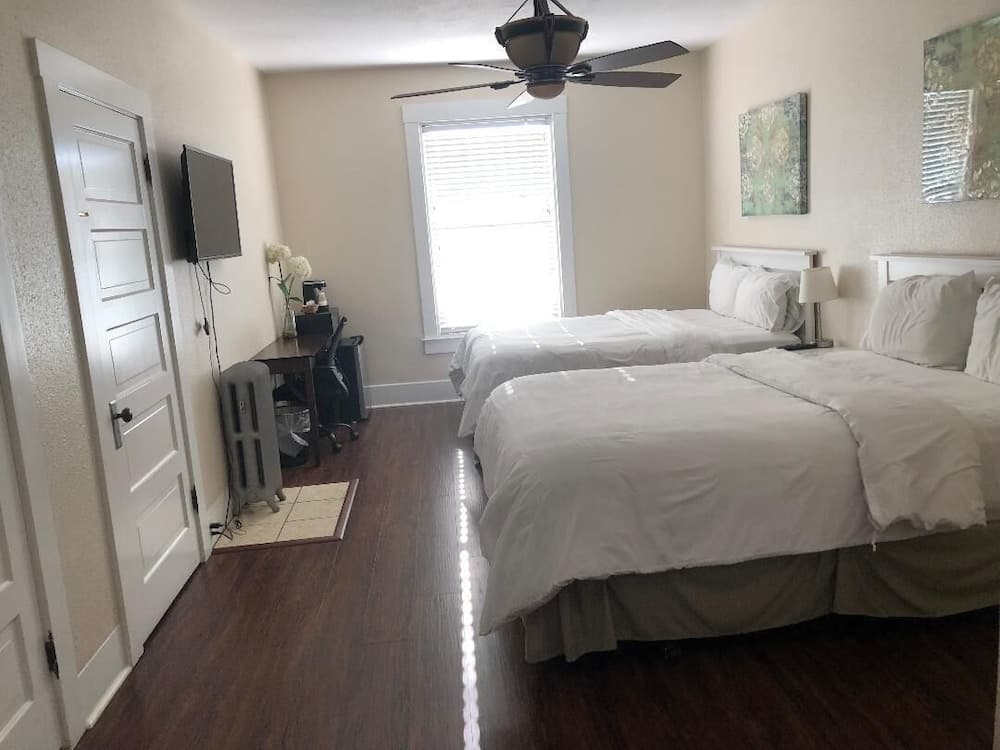 Hotel Burgess gallery photo in Reedley, CA — image 10