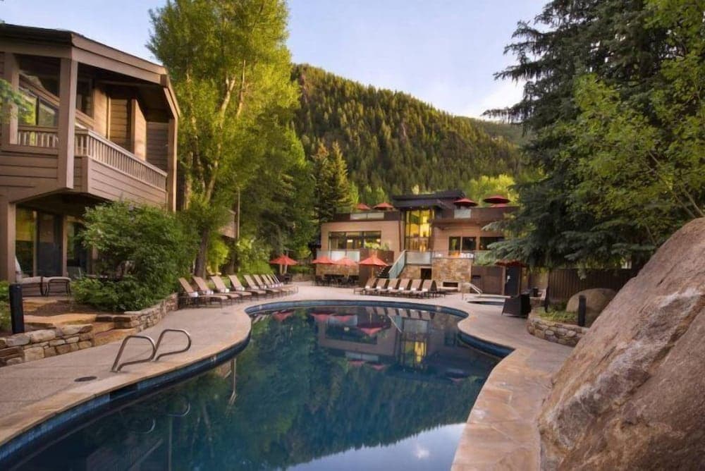 Luxury 3 Bedroom Downtown Aspen Vacation Rental With Amenities Including Heated Pool, Hot Tubs, Game Room and Spa interior in Aspen, CO — gallery photo 2