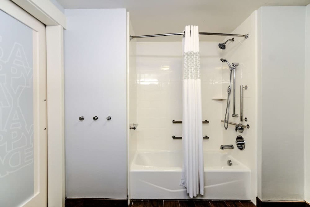 Hampton Inn Brighton gallery photo in Brighton, MI — image 58