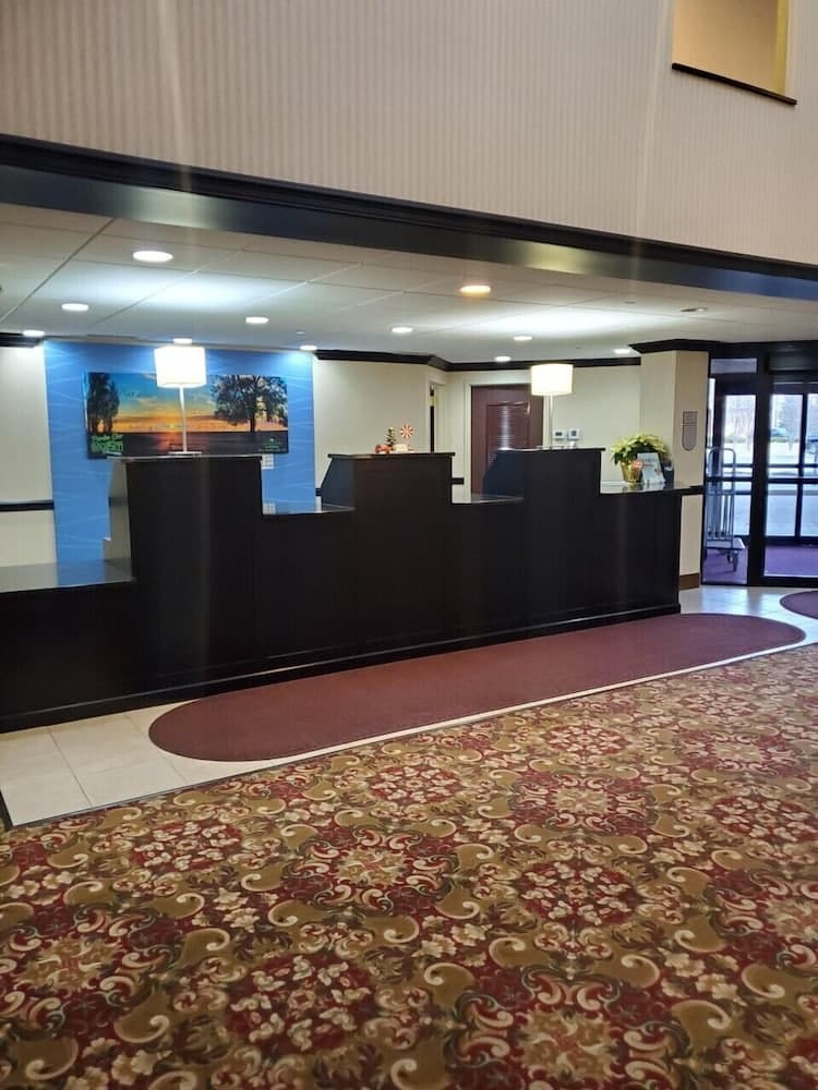 Holiday Inn Express Mentor Banquet Center by IHG interior in Mentor, OH — gallery photo 2