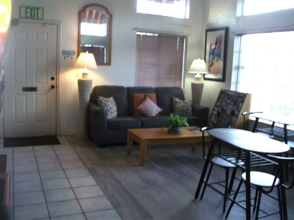 Lodge on the River interior in Bullhead City, AZ — gallery photo 2