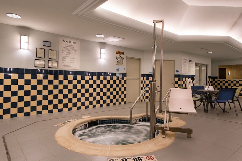 Holiday Inn Express Hotel and Suites Scranton by IHG gallery photo in Scranton, PA — image 47
