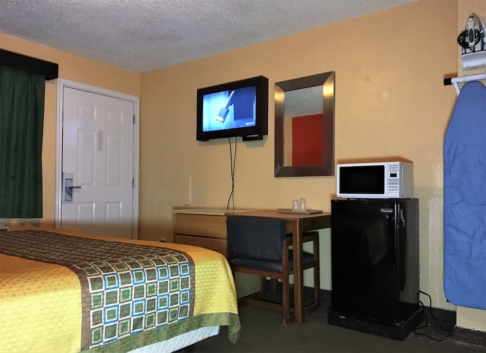 4 Star Motel interior in Los Angeles, CA — gallery photo 2