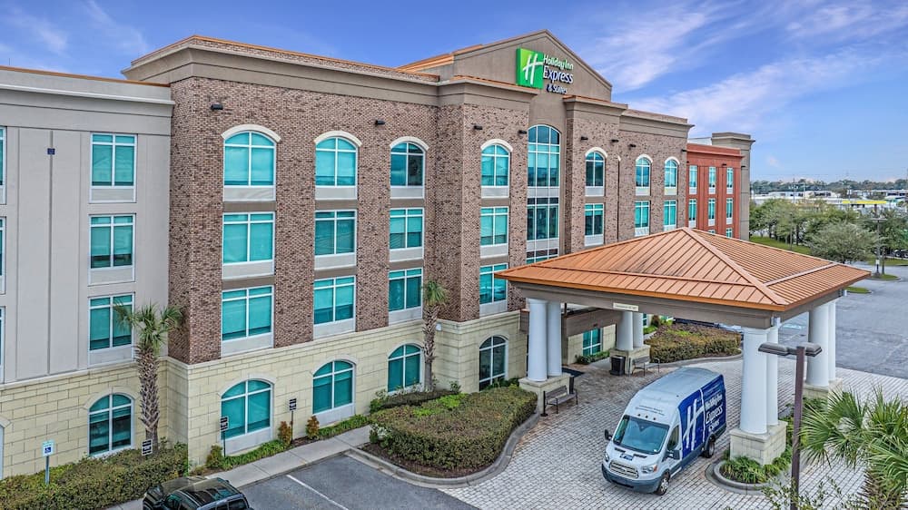 Holiday Inn Express & Suites Charleston Arpt-Conv Ctr Area gallery photo in North Charleston, SC — image 78