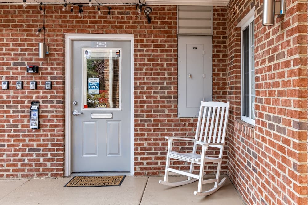Affordable Suites of America Harrisonburg interior in Harrisonburg, VA — gallery photo 2