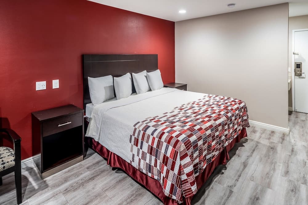 Red Roof Inn St George, UT - Convention Center property views in St. George, UT — gallery photo 3