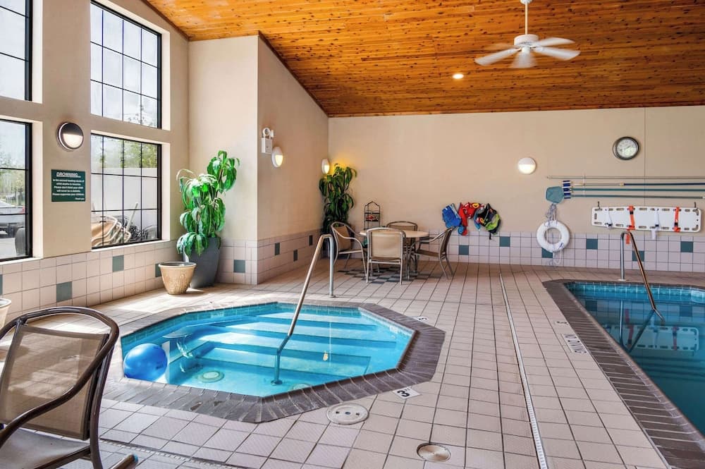White Pines Inn & Suites gallery photo in Holland, MI — image 41