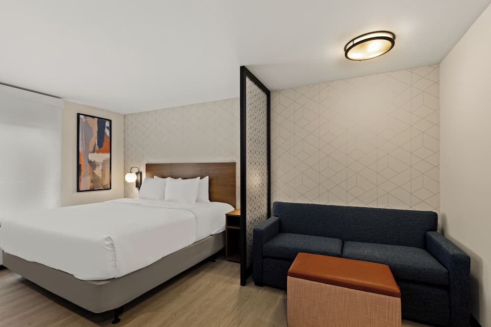 Everhome Suites Brownsville gallery photo in Brownsville, TX — image 11