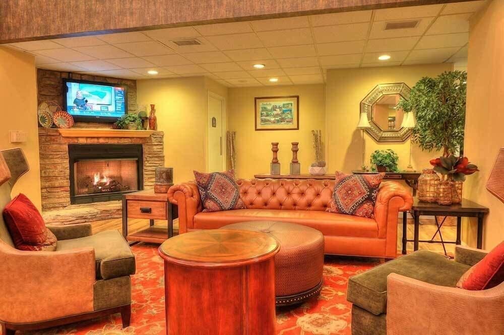 Edgewater Hotel - Gatlinburg interior in Gatlinburg, TN — gallery photo 2