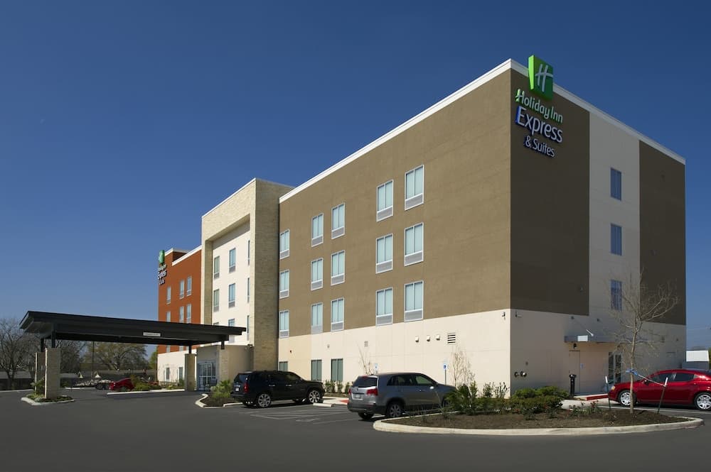 Holiday Inn Express & Suites New Braunfels by IHG featured exterior or lobby in New Braunfels, TX — similar hotel