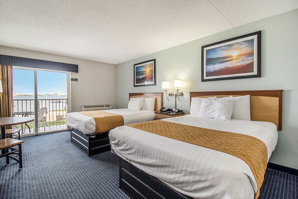 Dunes Waterfront Resort gallery photo in Mears, MI — image 40