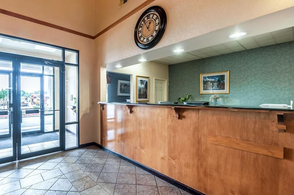 Econo Lodge Inn & Suites Middletown - Winchester South property views in Middletown, VA — gallery photo 3