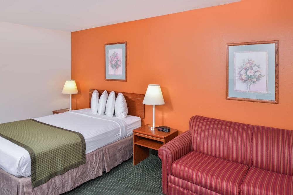Travelodge Suites by Wyndham Newberg gallery photo in Newberg, OR — image 145