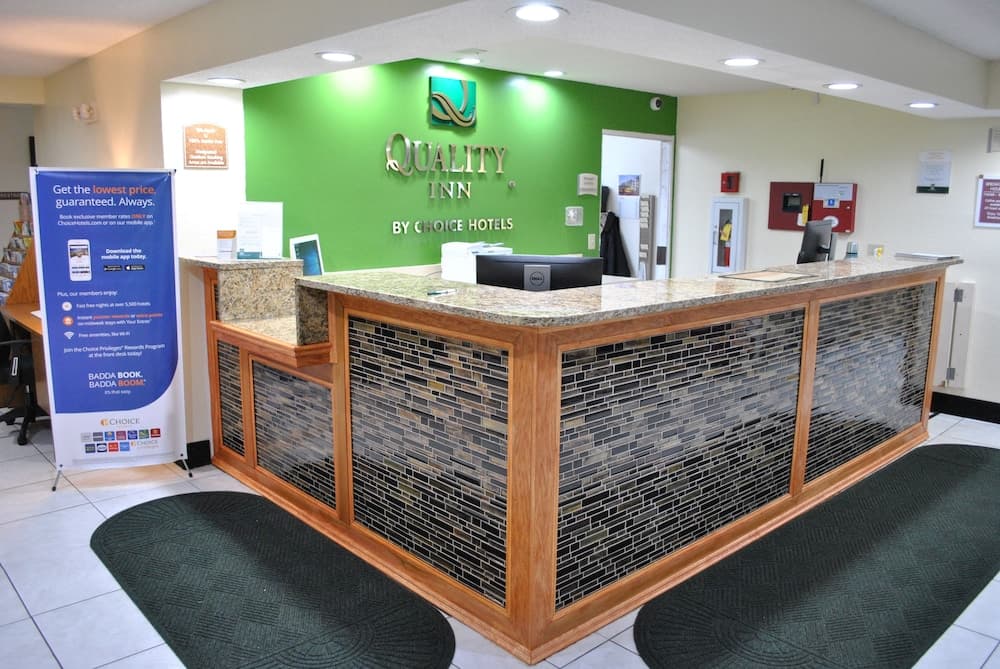 Quality Inn Washington Court House interior in Jeffersonville, OH — gallery photo 2