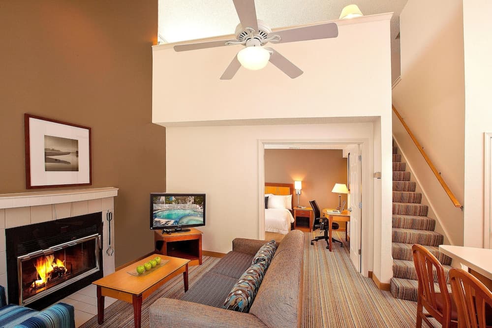 Residence Inn by Marriott Lake Oswego property views in Lake Oswego, OR — gallery photo 3