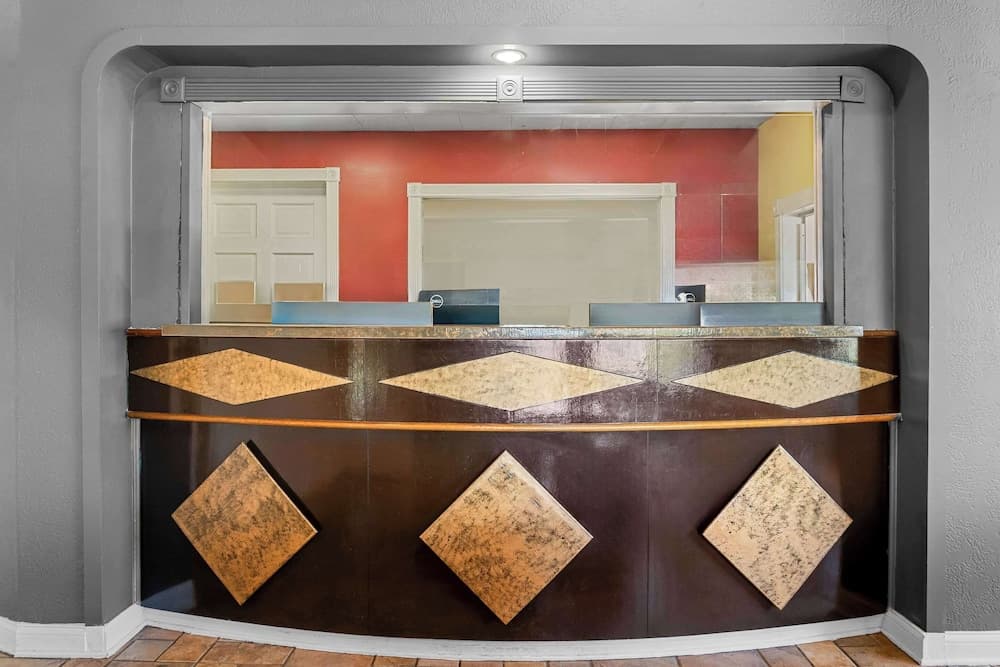 Rodeway Inn & Suites Saginaw I-675 gallery photo in Saginaw, MI — image 33
