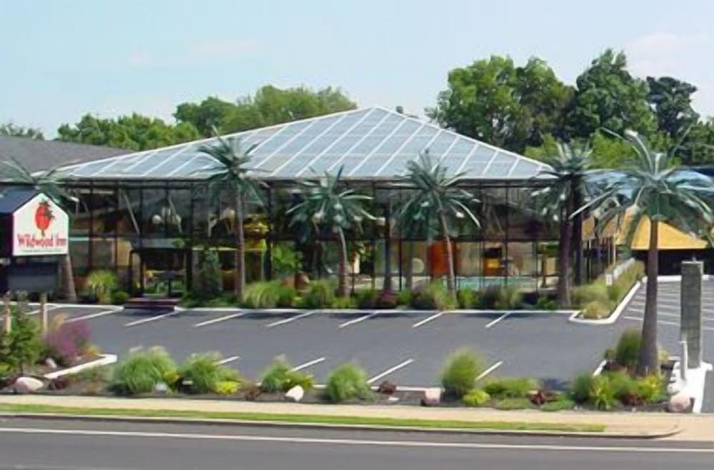 Wildwood Inn Tropical Dome & Theme Suites — hotel in Florence, Kentucky