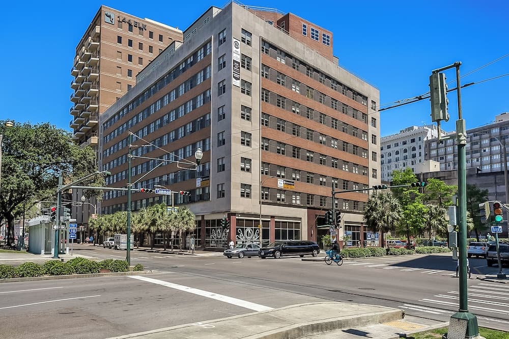 Luxury 4B Condo - Newly Renovated - Steps to French Quarter featured exterior or lobby in New Orleans, LA — similar hotel