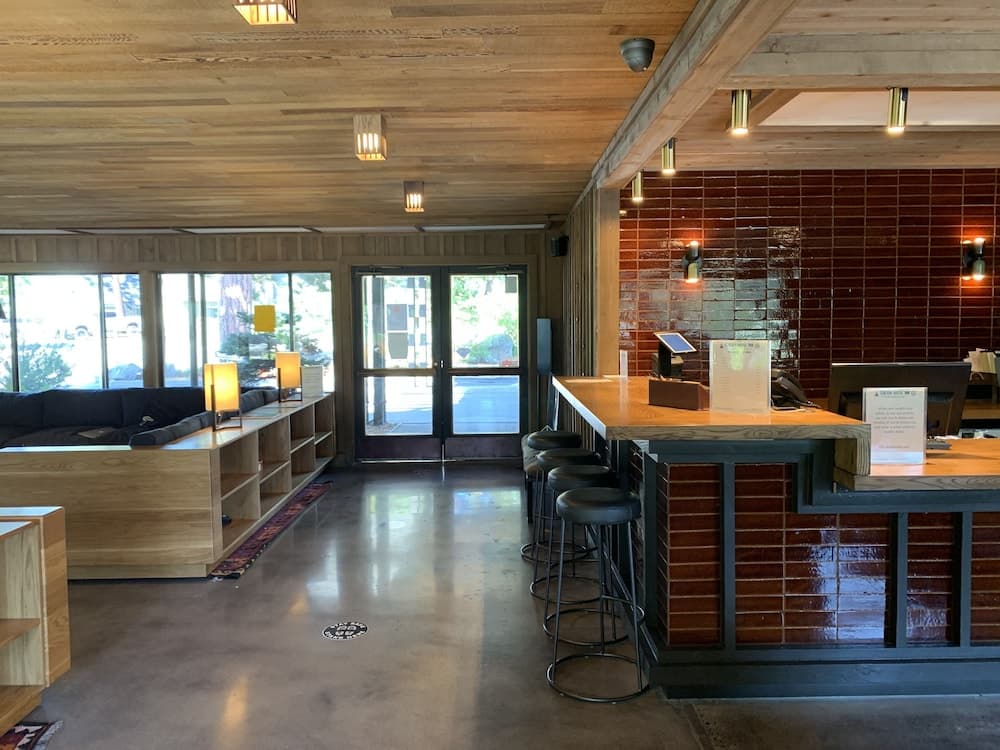 Station House Inn - Near Heavenly Gondola interior in South Lake Tahoe, CA — gallery photo 2