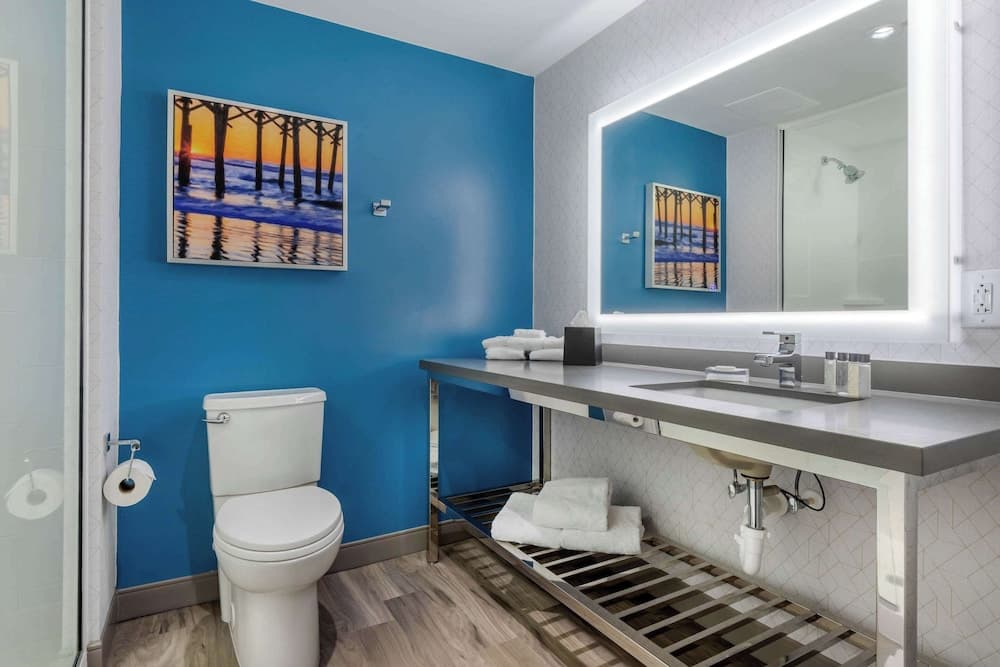 DoubleTree by Hilton Charleston Riverview interior in Charleston, SC — gallery photo 2