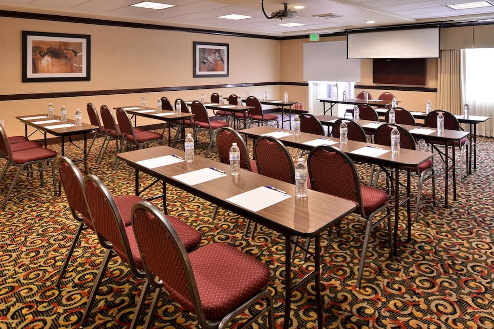 Holiday Inn Express Hotel & Suites Lincoln by IHG gallery photo in Lincoln, CA — image 6