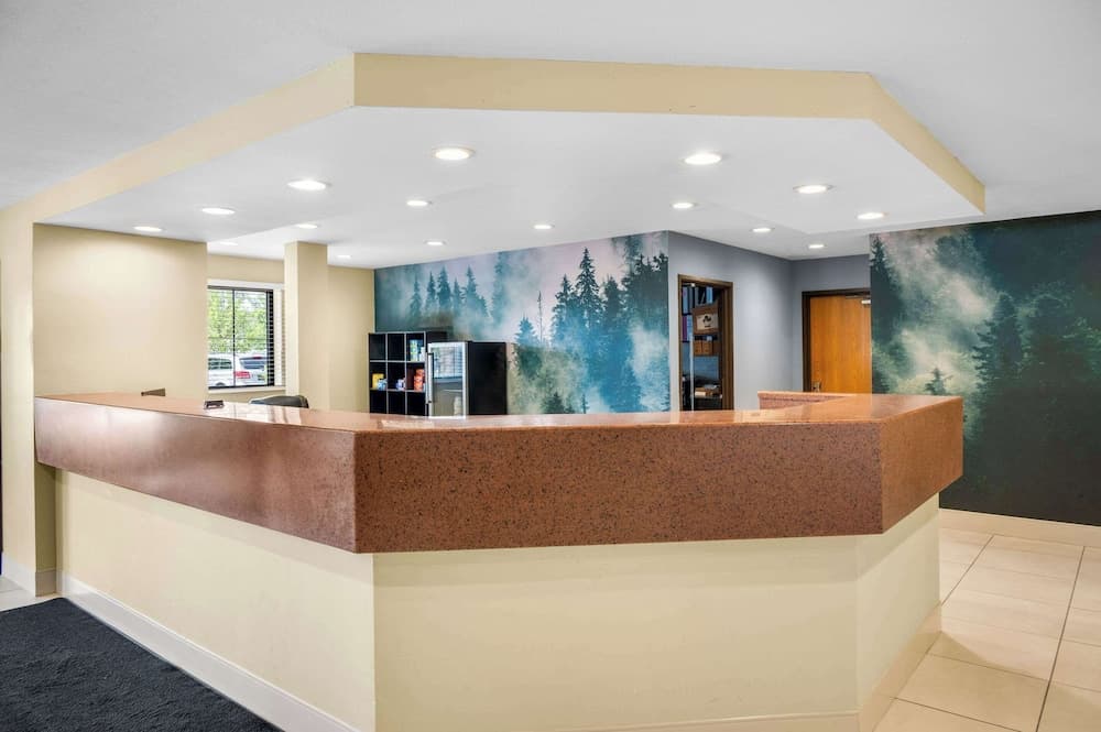 White Pines Inn & Suites gallery photo in Holland, MI — image 33