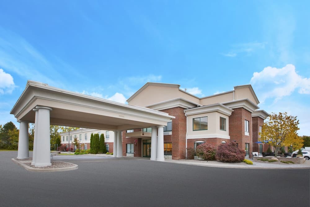 Holiday Inn Express Hotel & Suites Rochester - Victor by IHG featured exterior or lobby in Victor — similar hotel