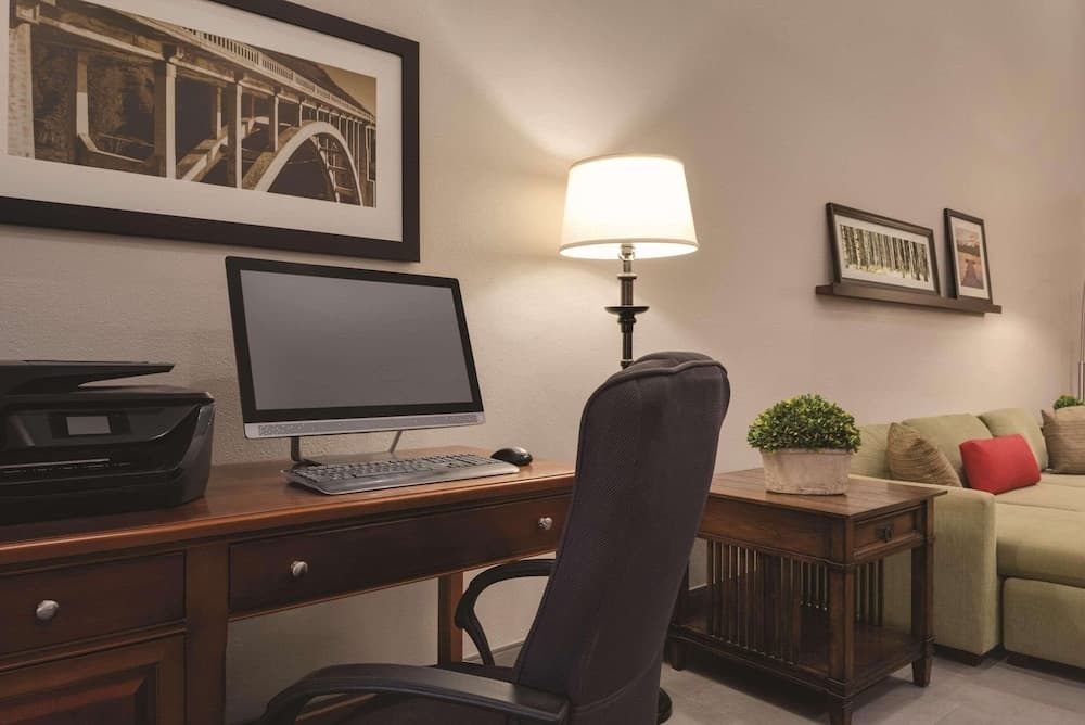 Country Inn & Suites by Radisson, Cedar Falls, IA gallery photo in Cedar Falls, IA — image 43