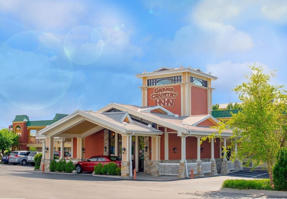 Grand Country Waterpark Resort featured exterior or lobby in Branson, MO — similar hotel