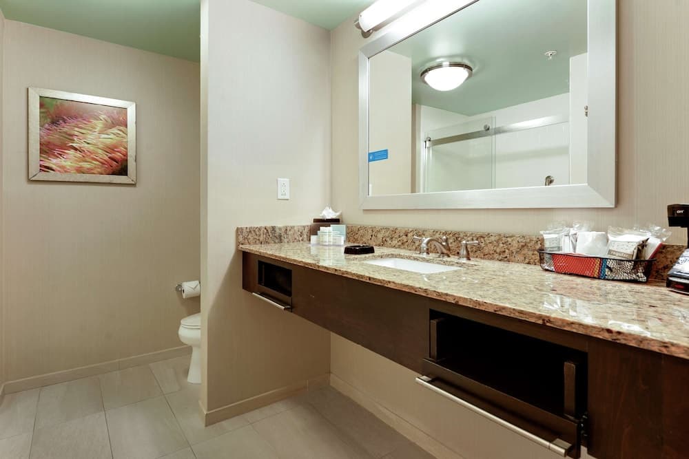 Hampton Inn & Suites Gulfport I-10 gallery photo in Gulfport, MS — image 7