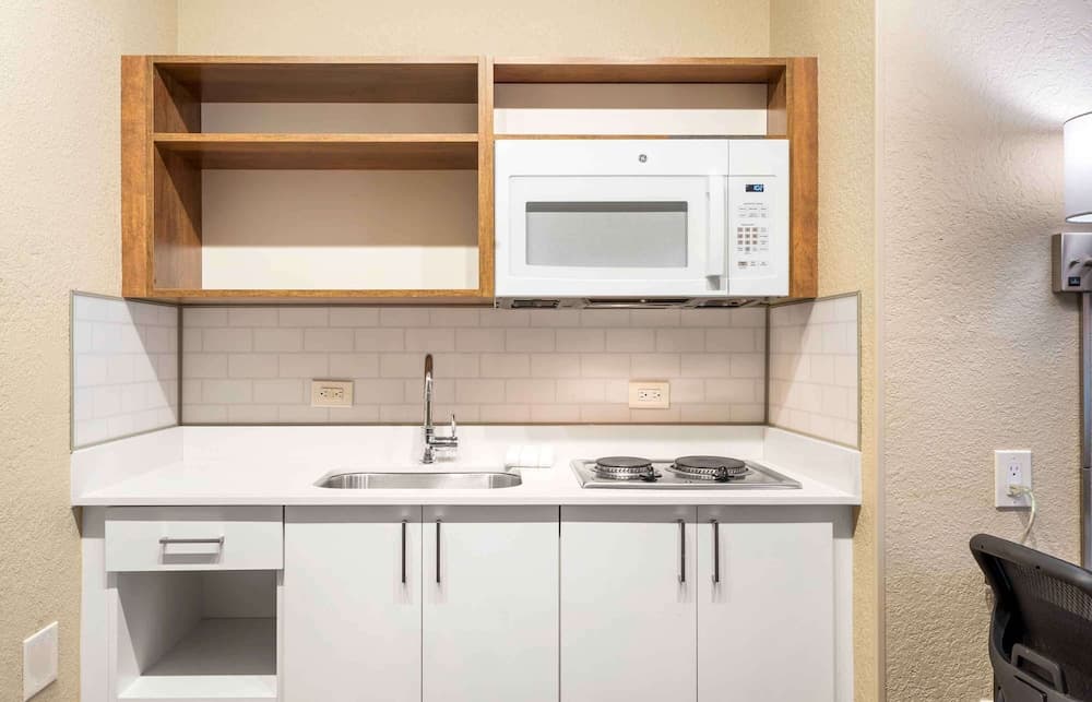 Extended Stay America Premier Suites Ft Lauderdale CypressCk gallery photo in Pompano Beach, FL — image 6