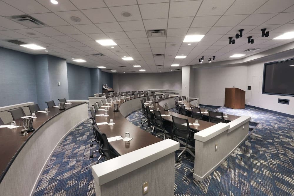 Radisson Plaza Hotel at Kalamazoo Center gallery photo in Kalamazoo, MI — image 71