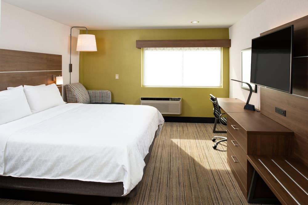 Holiday Inn Express & Suites Los Angeles Downtown West by IHG interior in Los Angeles, CA — gallery photo 2