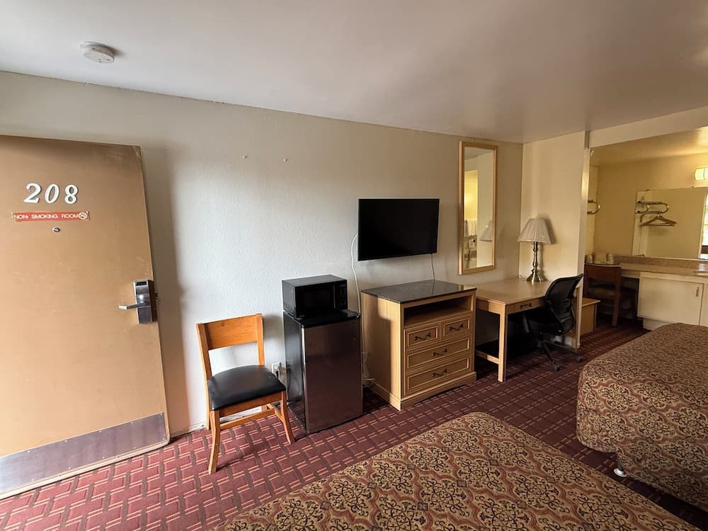 New Budget Inn gallery photo in Victorville, CA — image 29