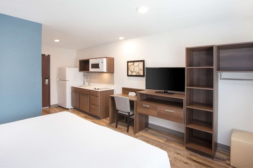 WoodSpring Suites West Monroe I-20 featured exterior or lobby in West Monroe, LA — similar hotel