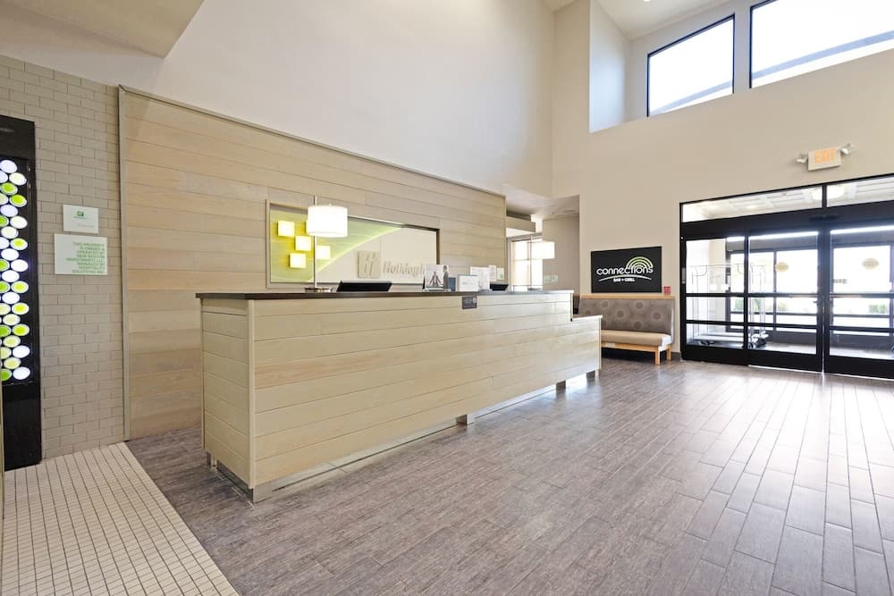 Holiday Inn Texarkana Arkansas Conv Ctr by IHG interior in Texarkana, TX — gallery photo 2