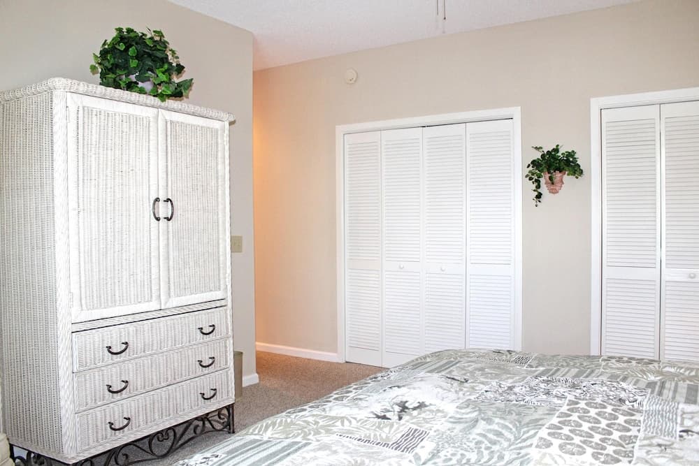 Palmetto Vacation Rentals at Kingston Plantation property views in Myrtle Beach, SC — gallery photo 3