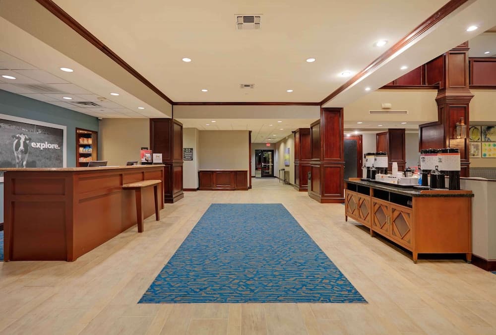 Hampton Inn & Suites Dallas-Arlington-South property views in Arlington, TX — gallery photo 3