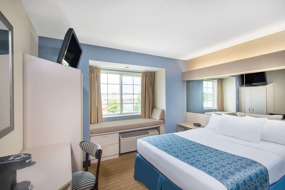 Microtel Inn & Suites by Wyndham Seneca Falls gallery photo in Waterloo — image 10