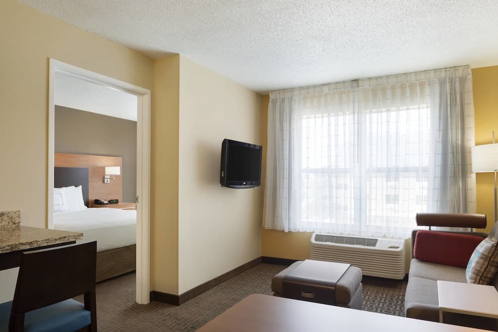 TownePlace Suites Chicago Naperville gallery photo in Naperville, IL — image 5