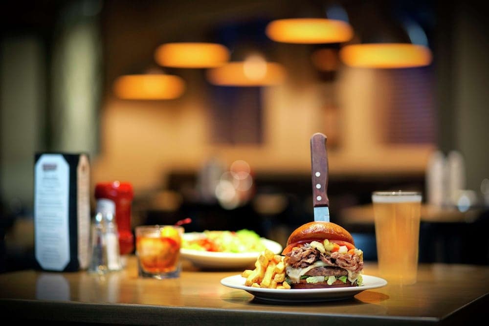 DoubleTree by Hilton Chicago Midway Airport gallery photo in Chicago, IL — image 31