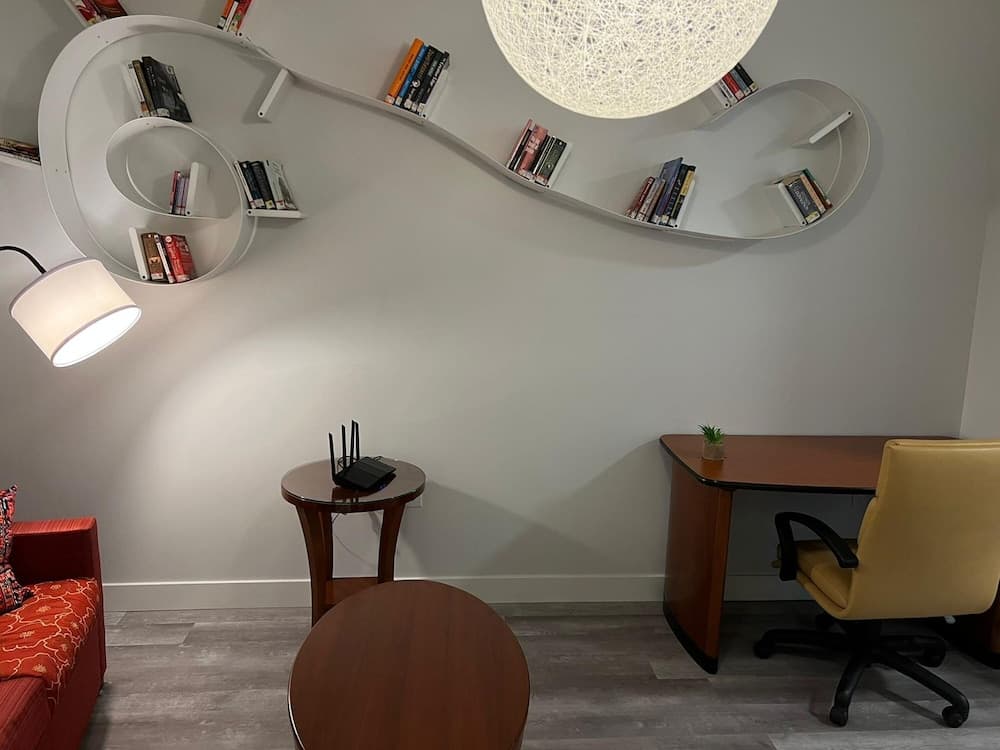 Dream Escape in the Heart of Los Angeles featured exterior or lobby in Los Angeles, CA — similar hotel