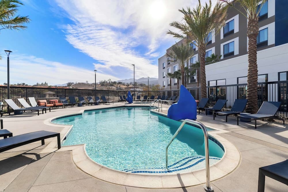 Hampton Inn & Suites Corona, Ca gallery photo in Corona, CA — image 52