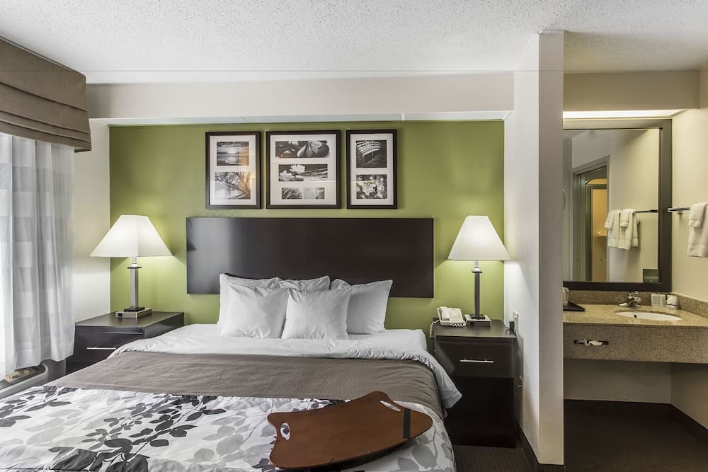 Studio 6 Suites – Knoxville, TN property views in Knoxville, TN — gallery photo 3