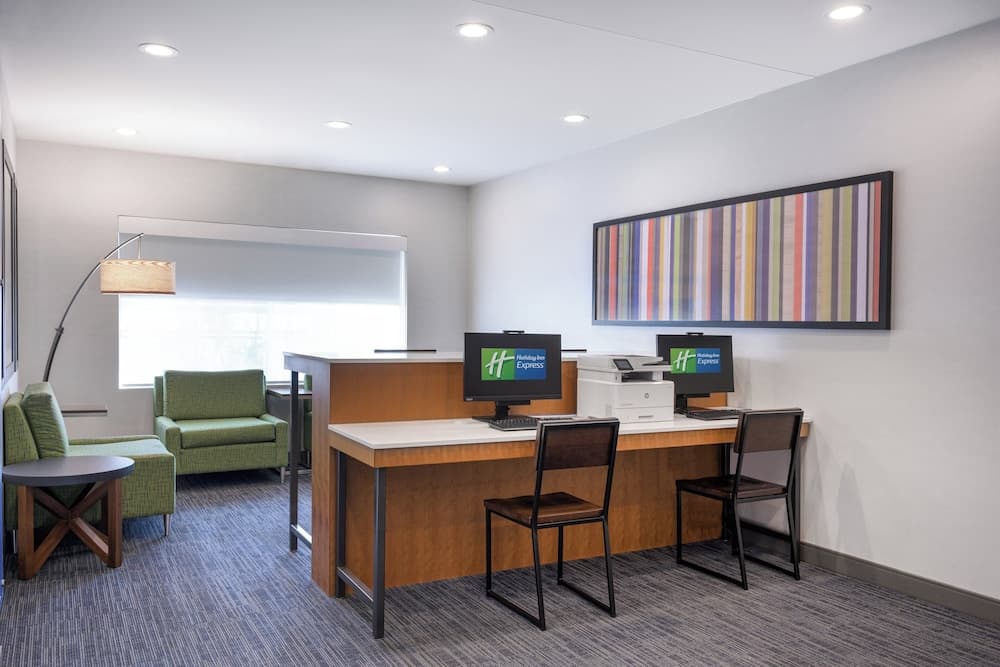 Holiday Inn Express & Suites Phoenix East - Gilbert by IHG gallery photo in Gilbert, AZ — image 38